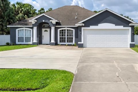 House in Port St. Lucie, Florida 4 bedrooms, 193.05 sq.m. № 2402395
