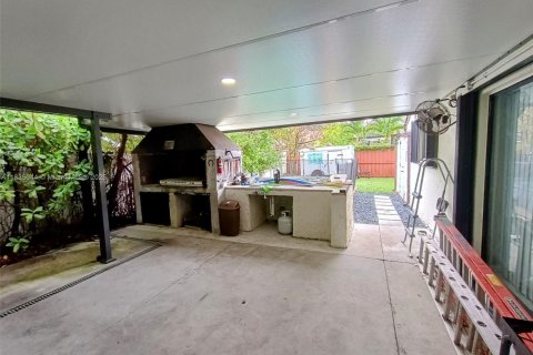 House in Miami, Florida 3 bedrooms, 166.3 sq.m. № 1818651 - photo 5