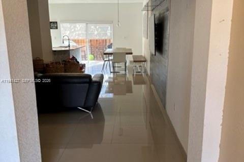 Condominio en alquiler en Doral, Florida, 3 dormitorios, 135.82 m2 № 1999729 - foto 4