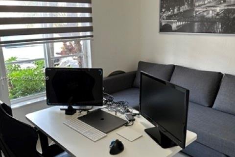 Condominio en alquiler en Doral, Florida, 3 dormitorios, 135.82 m2 № 1999729 - foto 9