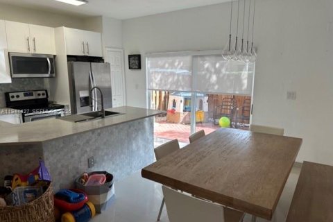 Condominio en alquiler en Doral, Florida, 3 dormitorios, 135.82 m2 № 1999729 - foto 15