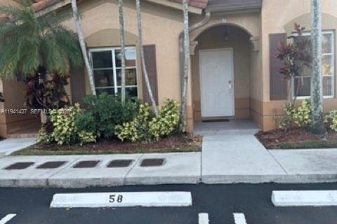 Condominio en alquiler en Doral, Florida, 3 dormitorios, 135.82 m2 № 1999729 - foto 2