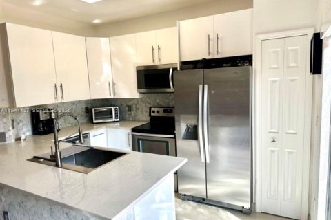 Condominio en alquiler en Doral, Florida, 3 dormitorios, 135.82 m2 № 1999729 - foto 14