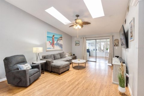Casa en venta en Oviedo, Florida, 4 dormitorios, 139.35 m2 № 2384122 - foto 5