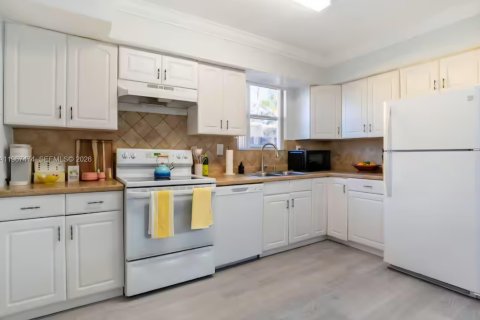 Casa en alquiler en Hollywood, Florida, 3 dormitorios, 93.65 m2 № 2031774 - foto 6