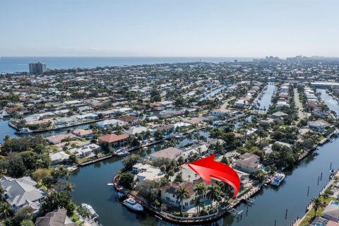 Villa ou maison à vendre à Lighthouse Point, Floride: 6 chambres, 454.76 m2 № 2273546 - photo 3