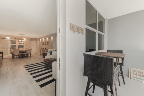 Condo in Fort Lauderdale, Florida, 1 bedroom  № 1811678 - photo 20