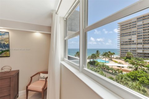 Condo in Fort Lauderdale, Florida, 1 bedroom  № 1811678 - photo 13