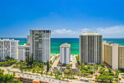 Condo in Fort Lauderdale, Florida, 1 bedroom  № 1811678 - photo 2
