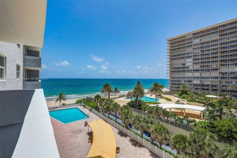 Condo in Fort Lauderdale, Florida, 1 bedroom  № 1811678 - photo 21