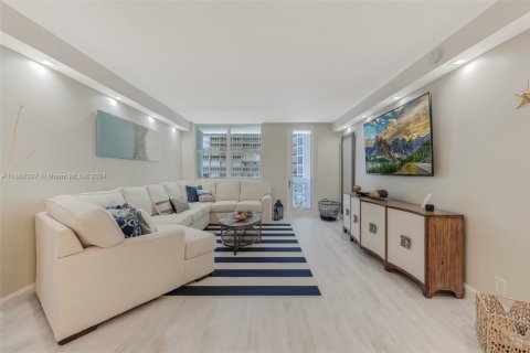 Condo in Fort Lauderdale, Florida, 1 bedroom  № 1811678 - photo 27