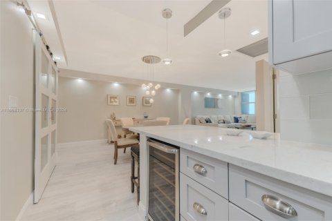 Condo in Fort Lauderdale, Florida, 1 bedroom  № 1811678 - photo 30