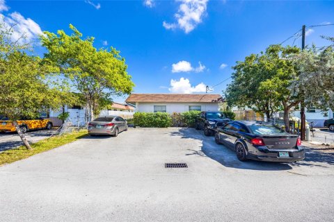 Immobilier commercial à Pompano Beach, Floride 264.68 m2 № 2153509