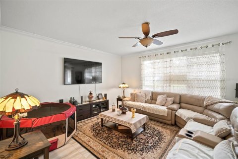 Casa en venta en Riverview, Florida, 4 dormitorios, 270.44 m2 № 1822998 - foto 9