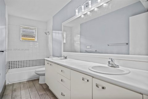 Купить таунхаус в Уэстон, Флорида 4 спальни, 171.96м2, № 2028707 - фото 19