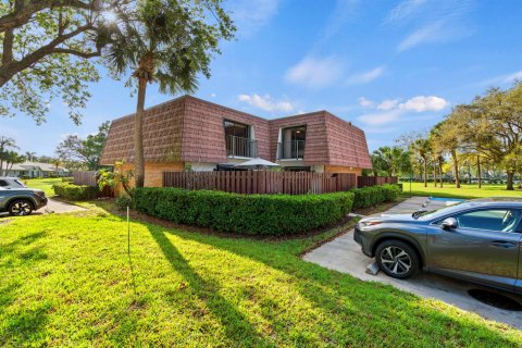 Townhouse in Palm City, Florida 2 bedrooms, 114.83 sq.m. № 2153748 - photo 4
