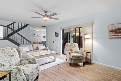 Townhouse in Palm City, Florida 2 bedrooms, 114.83 sq.m. № 2153748 - photo 14
