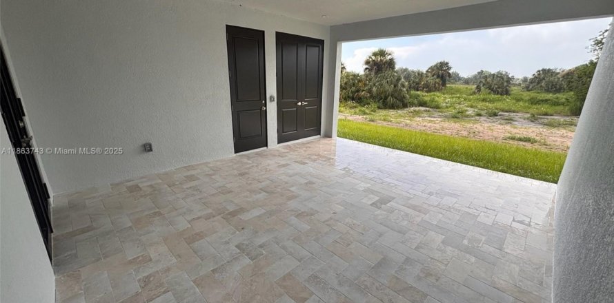 Casa en Naples, Florida 3 dormitorios, 167.22 m2 № 1891549
