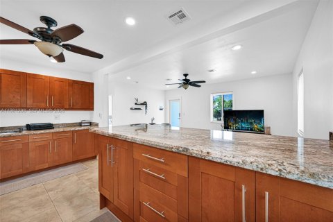 Villa ou maison à louer à Fort Lauderdale, Floride: 3 chambres, 134.71 m2 № 2044370 - photo 13