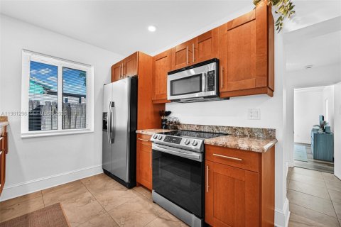 Villa ou maison à louer à Fort Lauderdale, Floride: 3 chambres, 134.71 m2 № 2044370 - photo 11