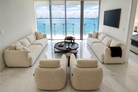 Copropriété à vendre à Miami, Floride: 2 chambres, 198.9 m2 № 2390197 - photo 9