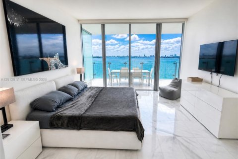 Copropriété à vendre à Miami, Floride: 2 chambres, 198.9 m2 № 2390197 - photo 15