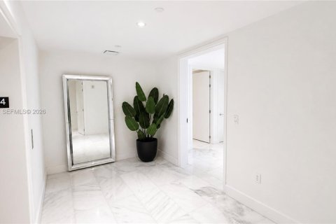 Copropriété à vendre à Miami, Floride: 2 chambres, 198.9 m2 № 2390197 - photo 27