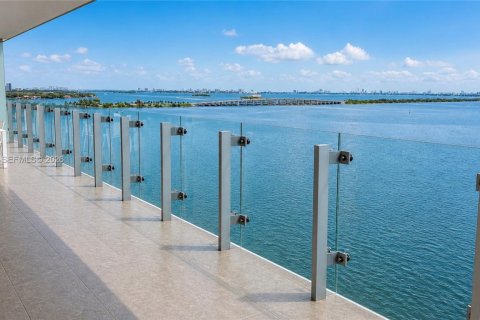 Copropriété à vendre à Miami, Floride: 2 chambres, 198.9 m2 № 2390197 - photo 3