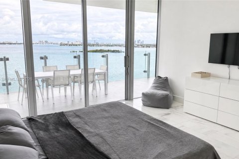 Copropriété à vendre à Miami, Floride: 2 chambres, 198.9 m2 № 2390197 - photo 16