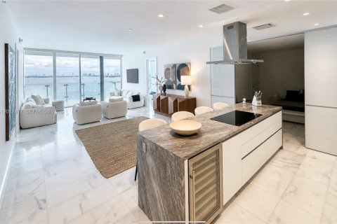 Copropriété à vendre à Miami, Floride: 2 chambres, 198.9 m2 № 2390197 - photo 8