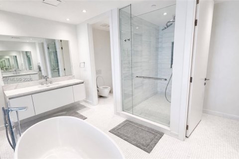 Copropriété à vendre à Miami, Floride: 2 chambres, 198.9 m2 № 2390197 - photo 18