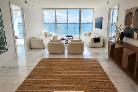 Copropriété à vendre à Miami, Floride: 2 chambres, 198.9 m2 № 2390197 - photo 10