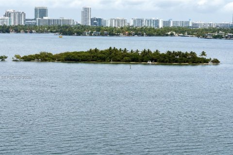 Copropriété à vendre à Miami, Floride: 2 chambres, 198.9 m2 № 2390197 - photo 4