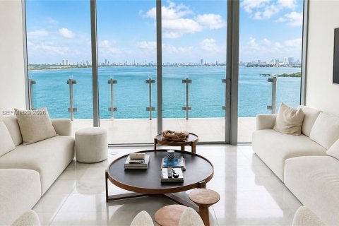 Condo à Miami, Floride, 2 chambres  № 2390197