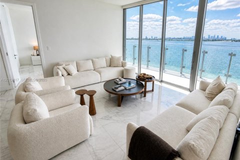 Copropriété à vendre à Miami, Floride: 2 chambres, 198.9 m2 № 2390197 - photo 11