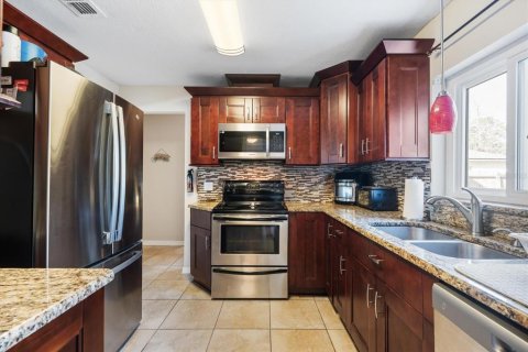 Propiedad comercial en venta en Palm Coast, Florida, 7 dormitorios, 354.05 m2 № 1908710 - foto 6