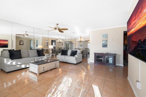 Propiedad comercial en venta en Palm Coast, Florida, 7 dormitorios, 354.05 m2 № 1908710 - foto 23