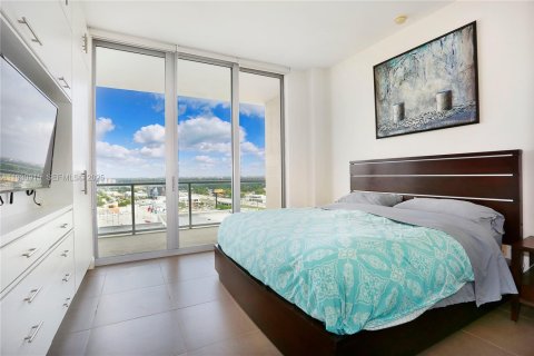 Condo in Miami, Florida, 2 bedrooms № 1991627 - photo 14