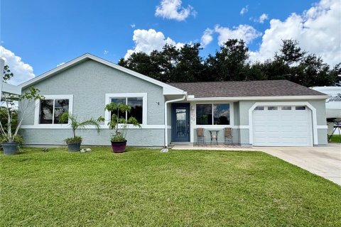 Villa ou maison à vendre à North Port, Floride: 2 chambres, 105.26 m2 № 1919765 - photo 3