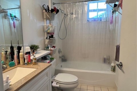 Снять в аренду кондоминиум в Майами, Флорида 2 спальни, 88.26м2, № 1997069 - фото 7