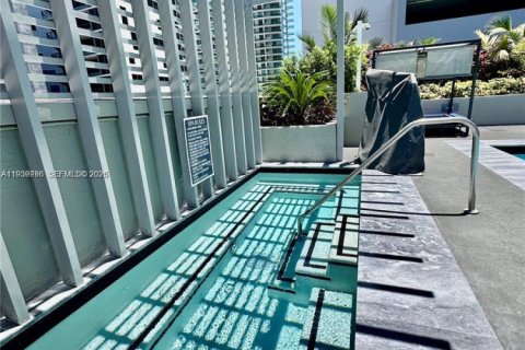 Condo in Miami, Florida, 2 bedrooms  № 1997069 - photo 29