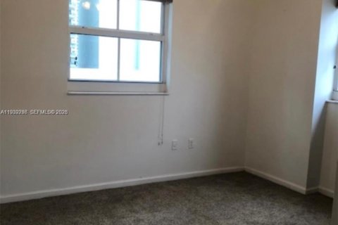 Снять в аренду кондоминиум в Майами, Флорида 2 спальни, 88.26м2, № 1997069 - фото 4