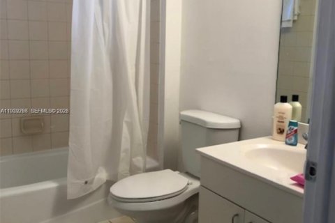 Снять в аренду кондоминиум в Майами, Флорида 2 спальни, 88.26м2, № 1997069 - фото 9