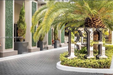 Снять в аренду кондоминиум в Майами, Флорида 2 спальни, 88.26м2, № 1997069 - фото 2