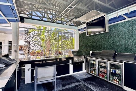 Condo in Miami, Florida, 2 bedrooms  № 1997069 - photo 28