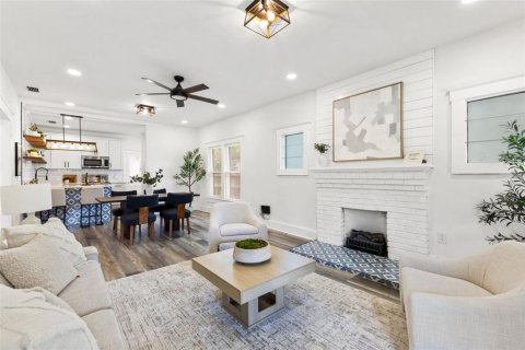 Casa en venta en Tampa, Florida, 2 dormitorios, 104.79 m2 № 2386237 - foto 2