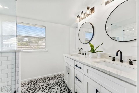 Casa en venta en Tampa, Florida, 2 dormitorios, 104.79 m2 № 2386237 - foto 22