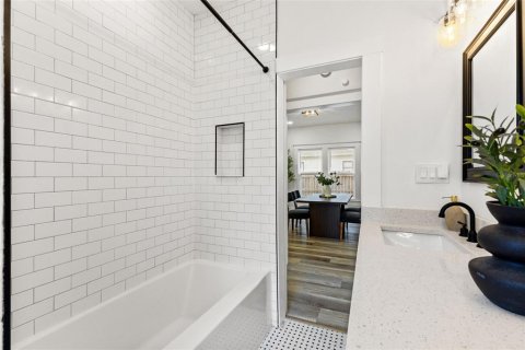 Casa en venta en Tampa, Florida, 2 dormitorios, 104.79 m2 № 2386237 - foto 20