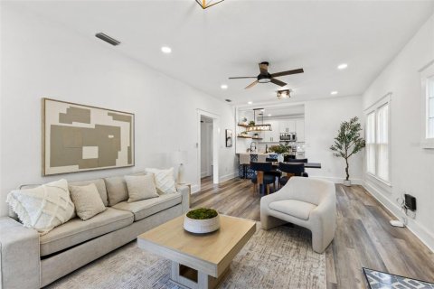 Casa en venta en Tampa, Florida, 2 dormitorios, 104.79 m2 № 2386237 - foto 6