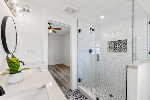 Casa en venta en Tampa, Florida, 2 dormitorios, 104.79 m2 № 2386237 - foto 24